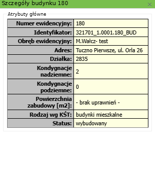 Widok okna ze szczegółami budynku Widok okna ze szczegółami budynku